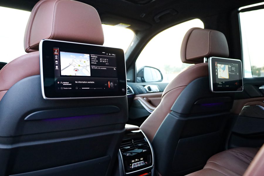 Hire BMW X7 40i with Driver in Dubai